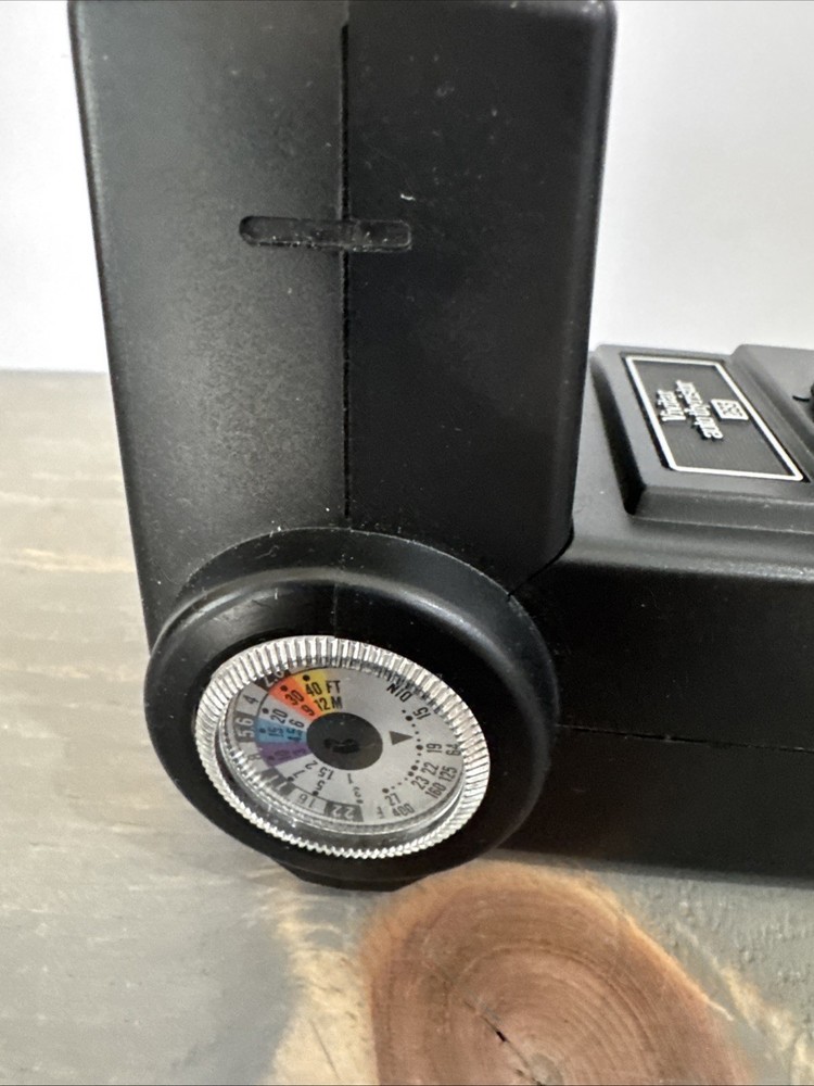Vivitar Auto Thyristor 283 Auto Electronic Flash Camera DSLR Accessory Untested