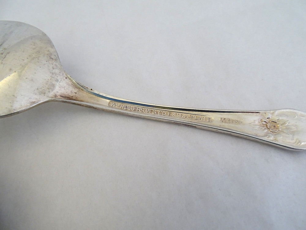 (4) Assorted Flatware / FedEx Free Shipping / 301001_PS_f4