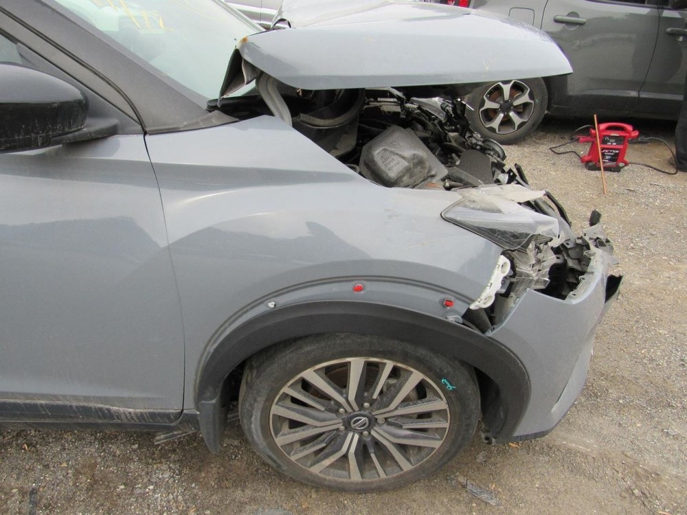 KICKS 2021 Glove Box 1009785