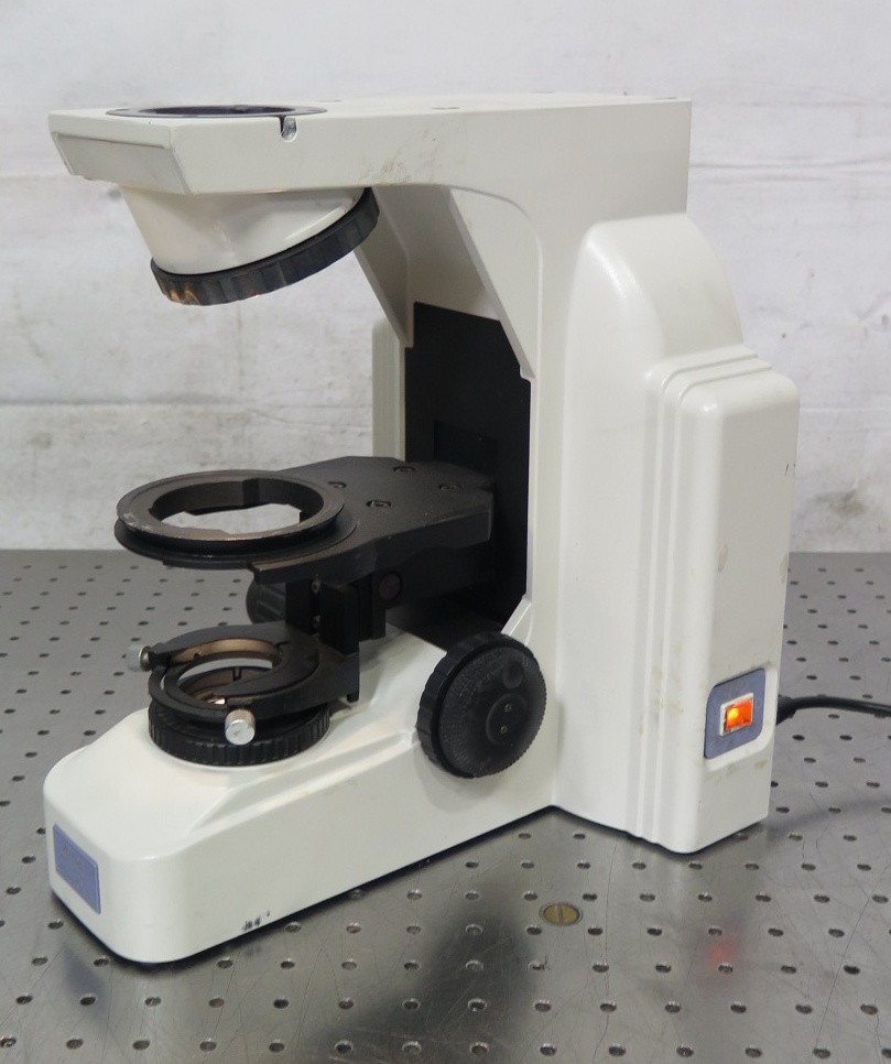 R198114 Nikon Eclipse E400 Microscope Body / Base