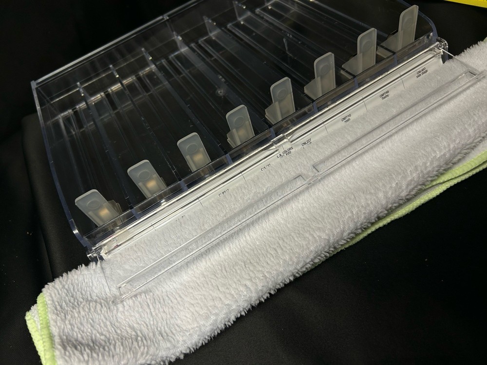 Pusher Style Retail Merchandise Display Tray 8 Slots Spring Retractable Plastic