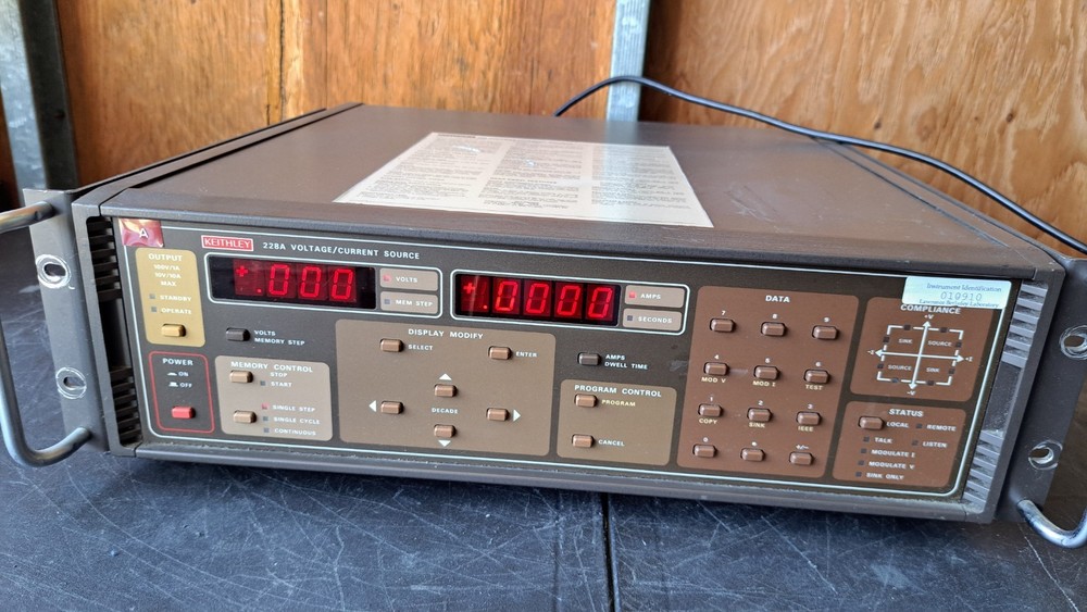 Keithley 228A Voltage / Current Source (SN/404740)