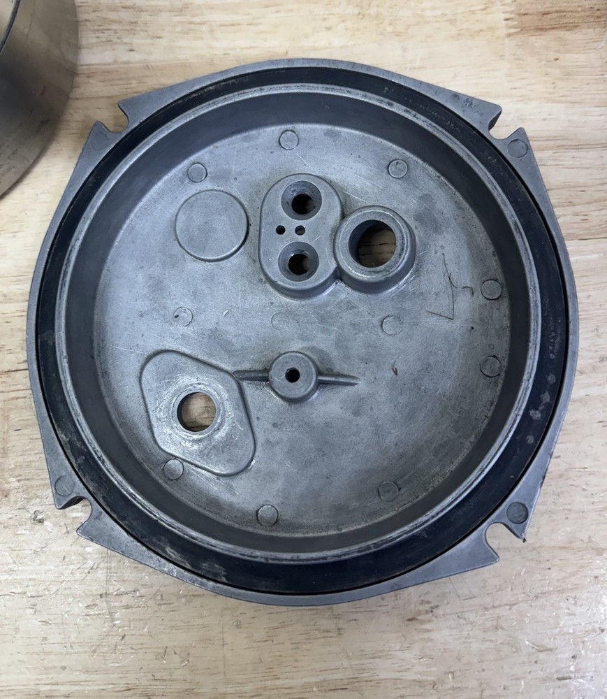 Binks SG2 Plus Pressure Cup Model 80-651 2 Quart Only C