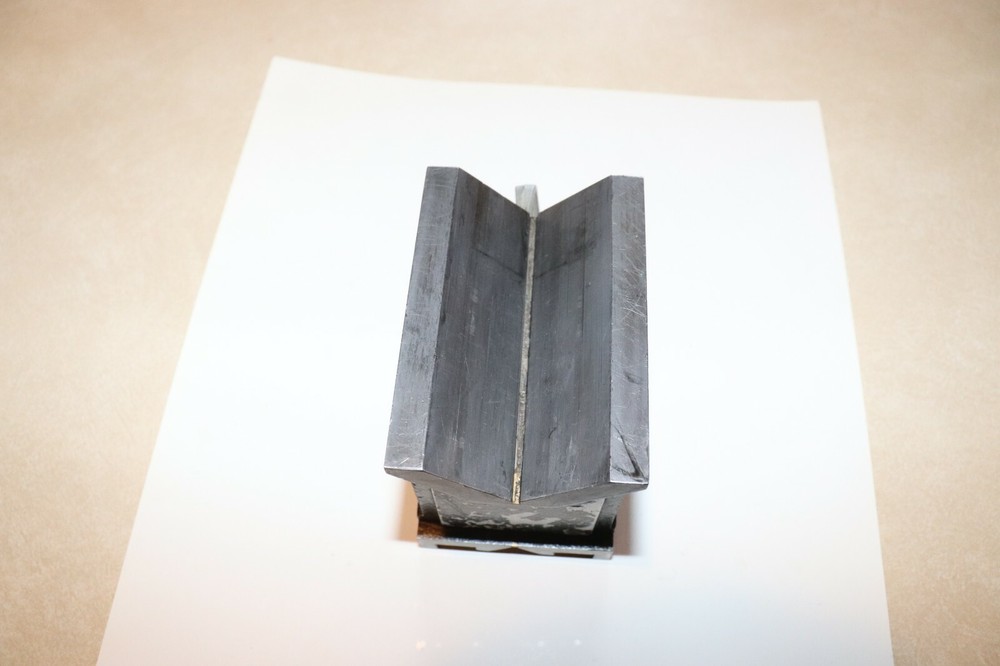 Eclipse Dual-Vee Magnetic V-Block. # E934. Condition used.