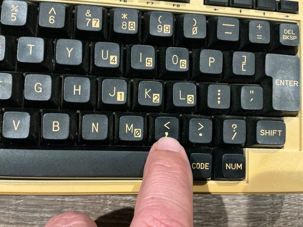 Tandy 102 Portable Computer Working **READ**