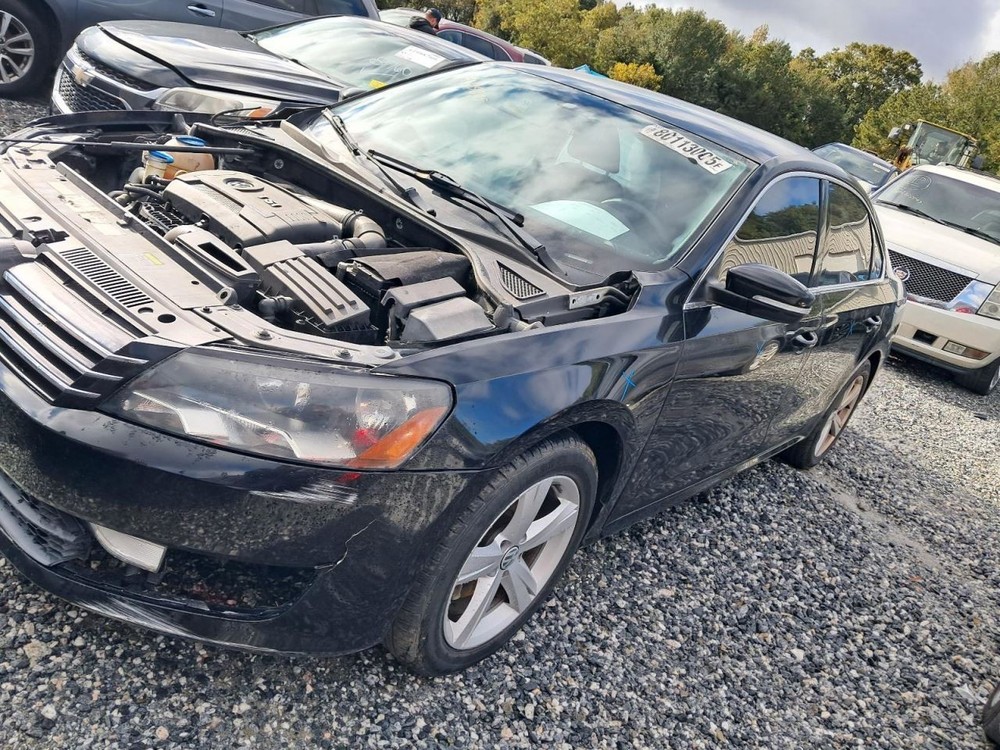 PASSAT    2015 Glove Box 4846745