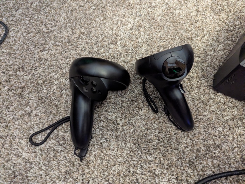 Pimax Crystal Light VR 2 Controllers Comes With Box