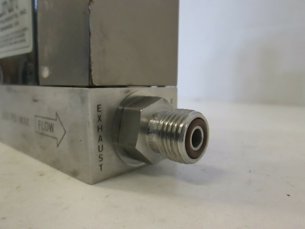Unit UFC-1100A, Mass Flow Controller MFC, 50%PH3/N2, 100 SCCM, Used
