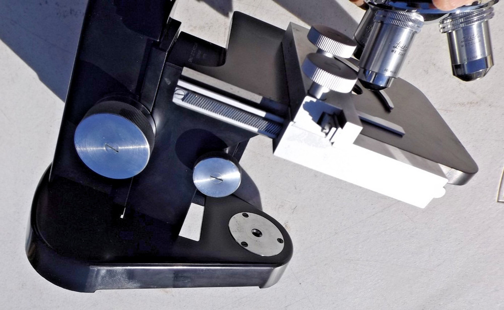 Used Ernst Leitz Wetzlar Microscope w/ case & lens & light