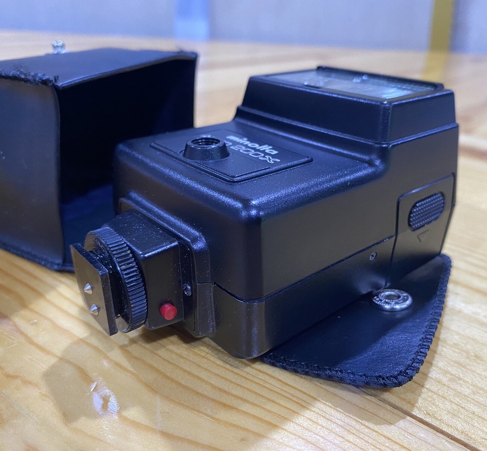 Konica Minolta Auto 200X Flash with Protective Case