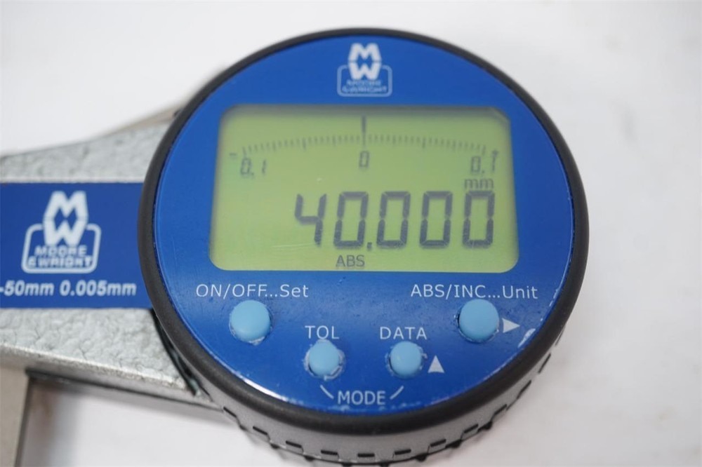 New Moore & Wright 40-50mm 1.6-2" Digital External Caliper Quick Tester. $355