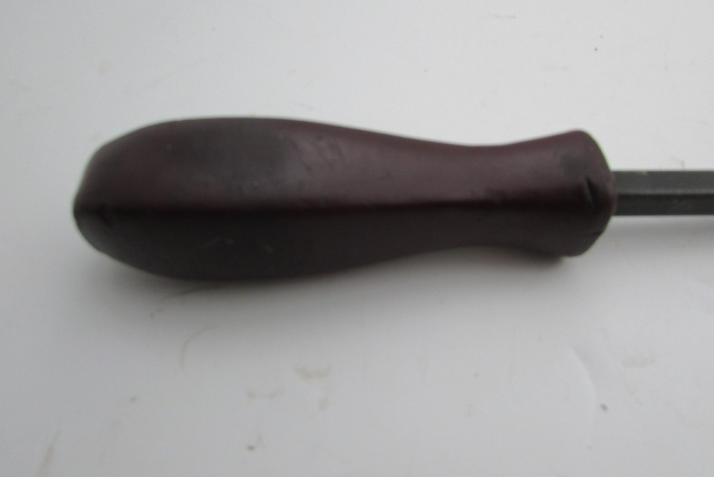 MATCO TOOLS SCREWDRIVER -- VINTAGE -- MAROON / RED HANDLE - 17" LONG - SDM1212