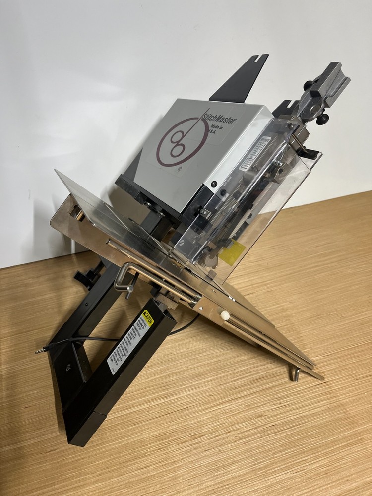 DeLuxe StitchMaster SM-A25