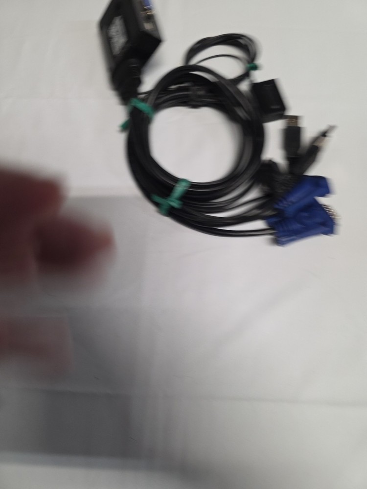 IOGEAR GCS22U: KVM Switch-2 ports