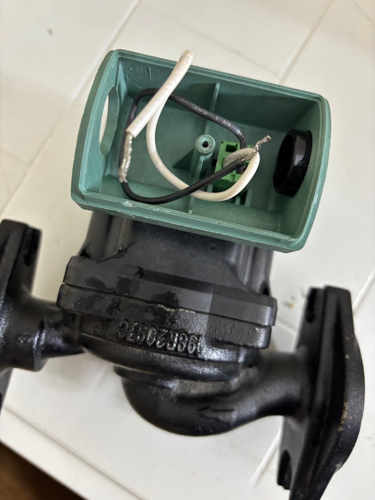 Taco Cast Iron ECM High-Efficiency 2-Flange Circulator Pump