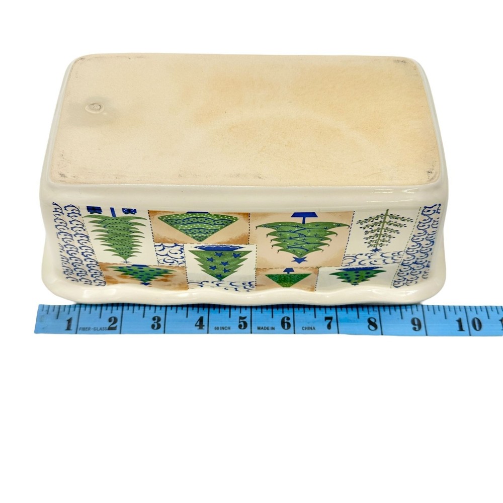 Christmas Tree Ceramic Baking Dish Scalloped Edges Festive Pattern