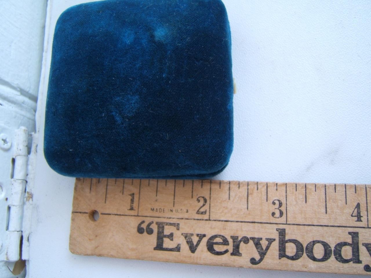 VINTAGE BLUE VELVET MOP JEWELRY PRESENTATION CASE OGDENSBURG, NY