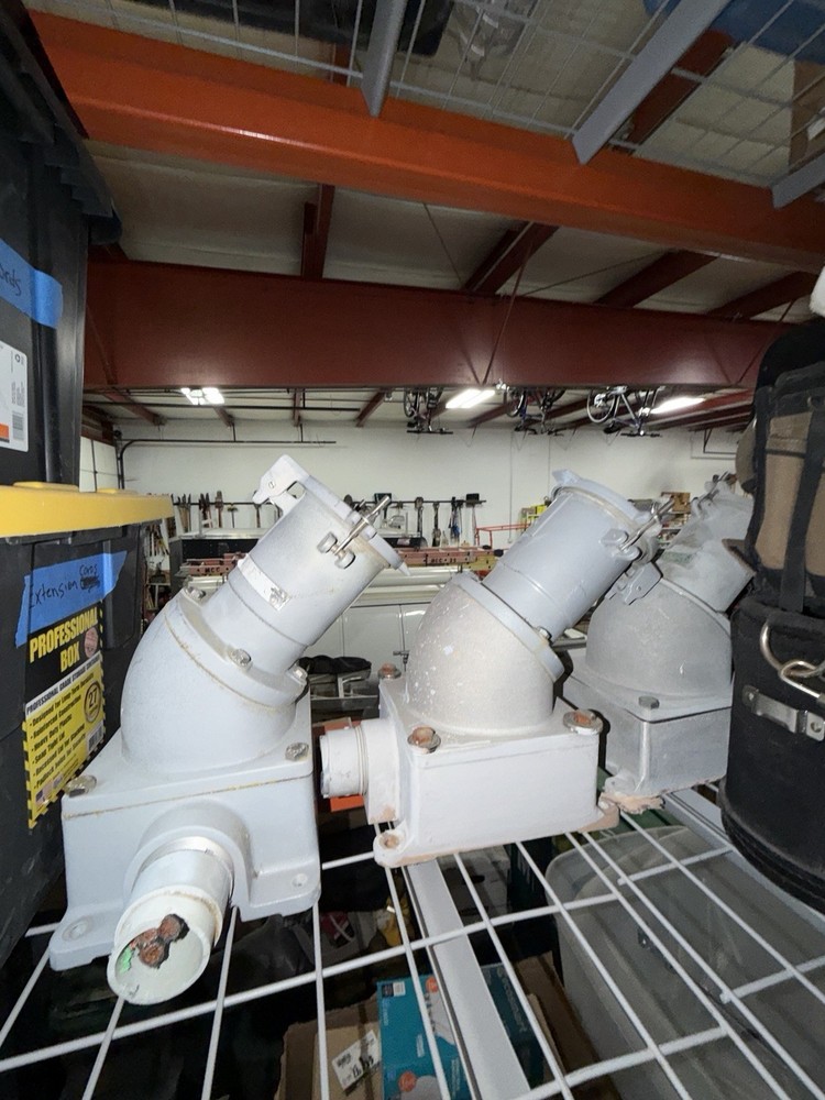 Appleton 200a 600v service receptacle