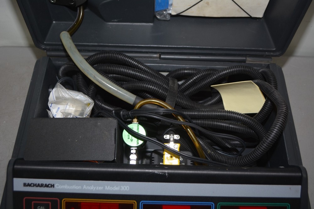 ^ Bacharach Model 300 Combustion Analyzer #X4149