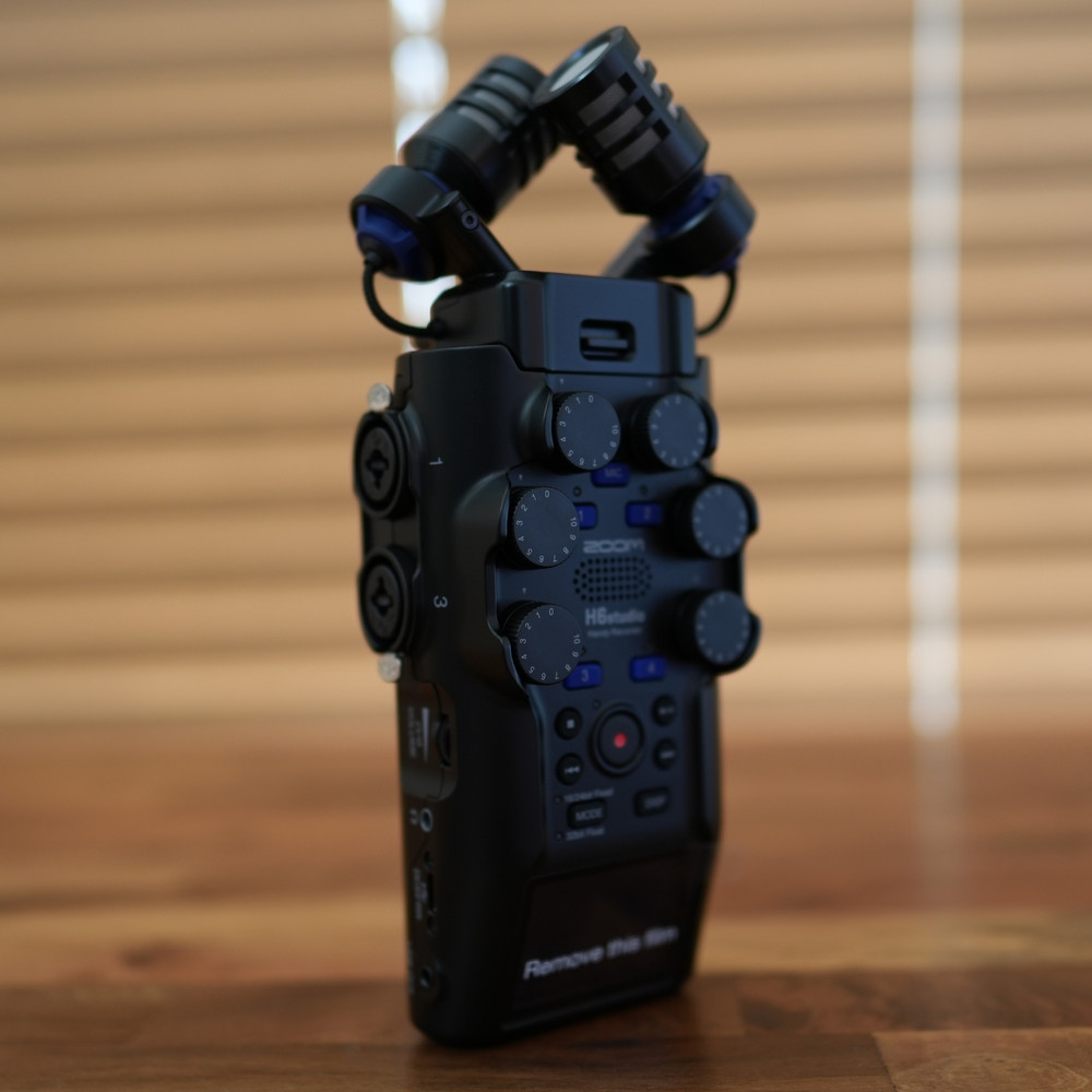 ZOOM H6studio Handheld Recorder Black High-Resolution 6-Channel Inputs