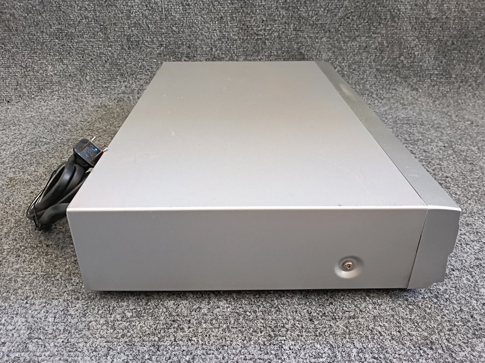 ZENITH XBV443 DVD/VCR Combo Player