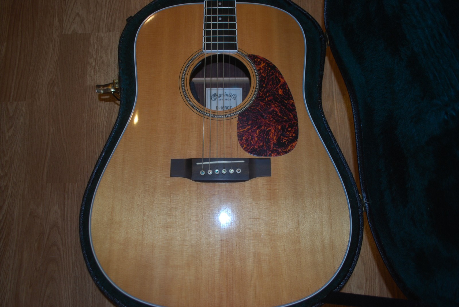 Martin Acoustic Electric Guitar D-16RGT With Hardshell Case & Strap