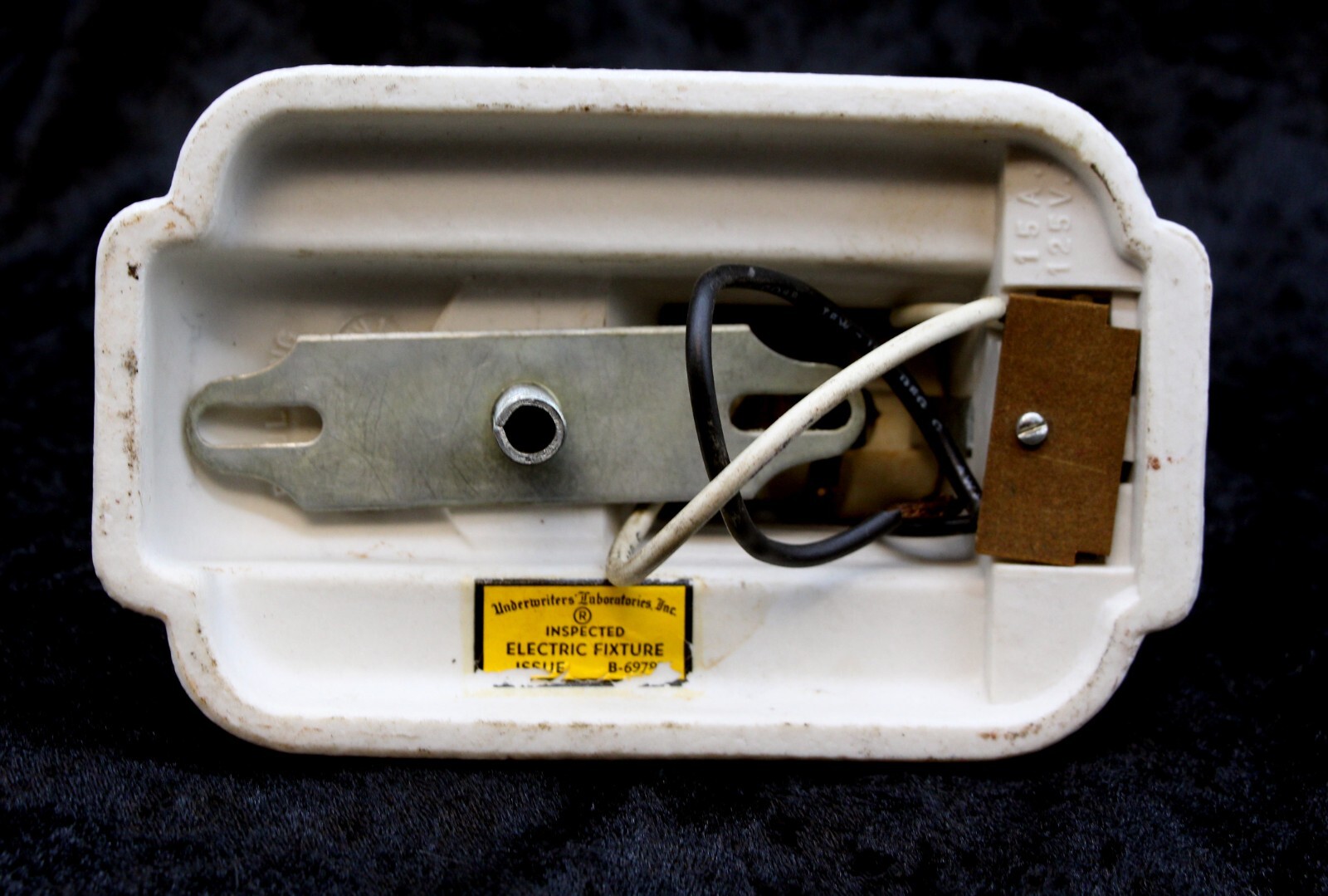 1920s Art Deco White Ceramic Bathroom Wall Sconce with Pull Chain