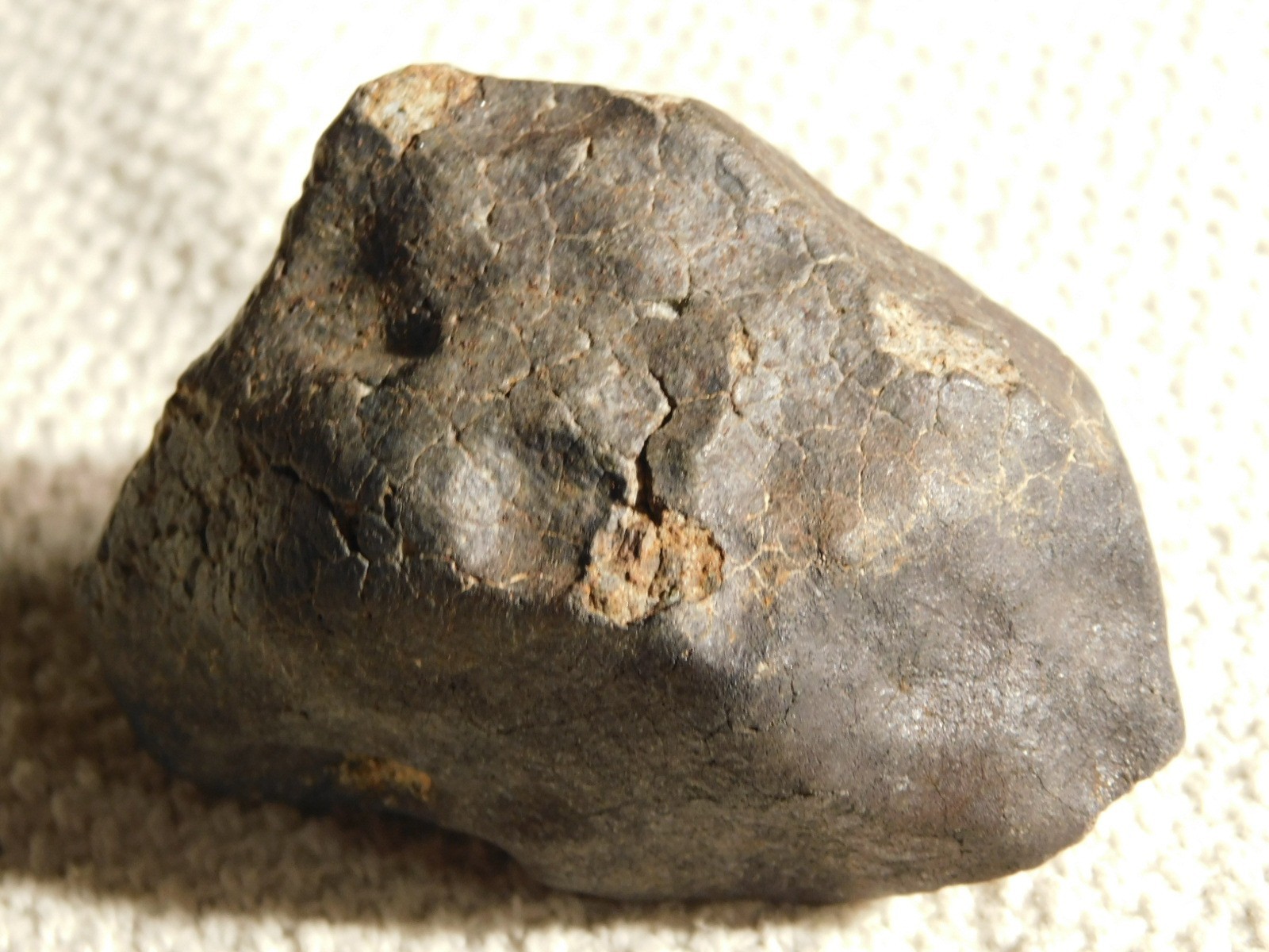 H6 Stony METEORITE Regmaglypts DARK Fusion Crust and Contraction CRACKS! 178gr