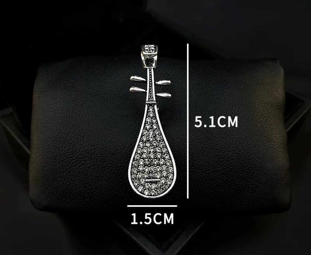 Pipa Brooch