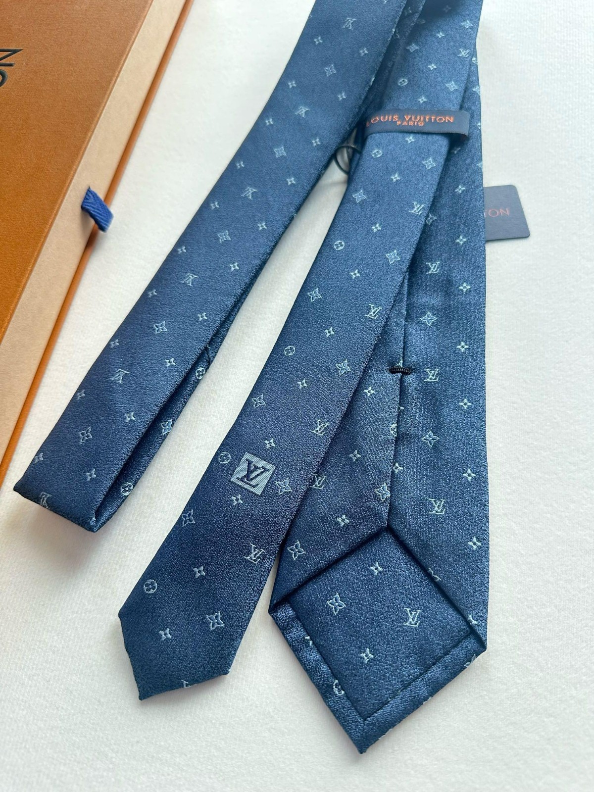 Authentic Louis Vuitton 100% Silk Tie Micro Monogram Tie Blue Made in Italy
