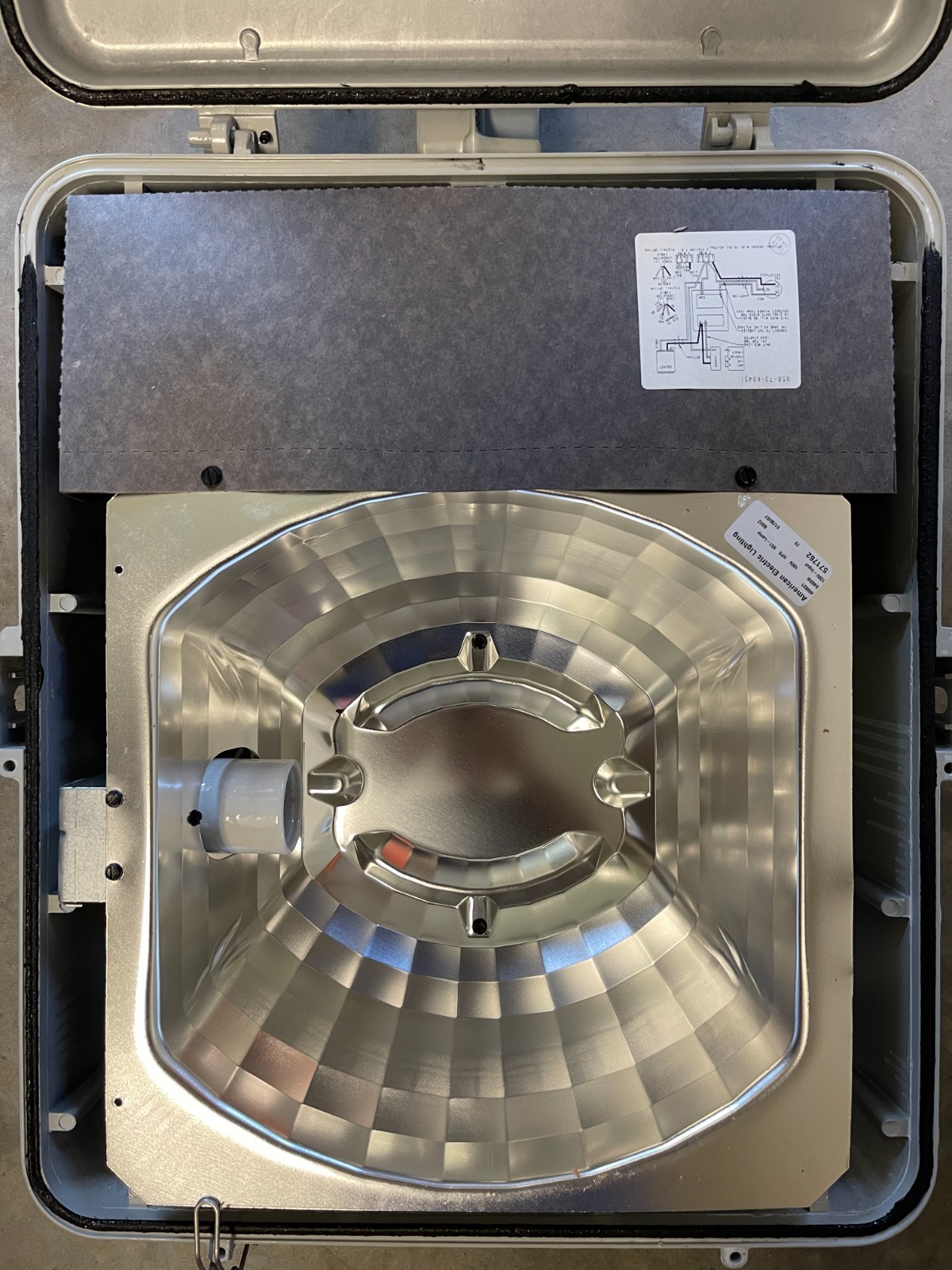 American Electric Light 400W HPS Cobrahead Street Light Fixture Cat#499821 120V