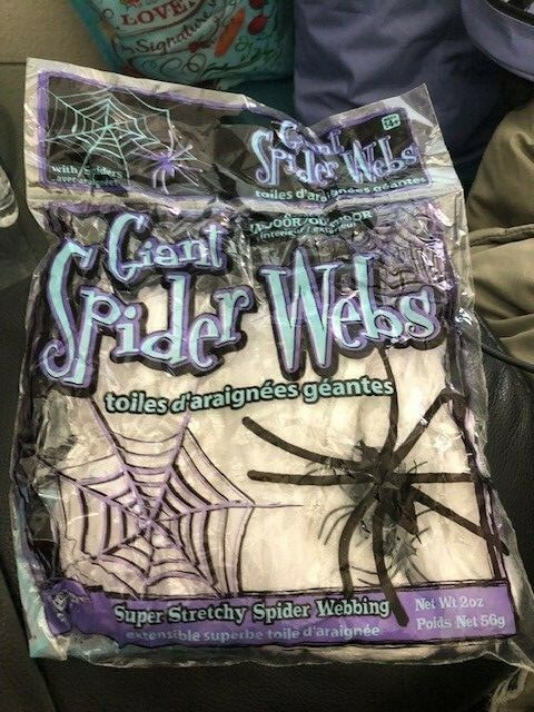 Spider Webbing Halloween Decoration 2 oz. With 4 Spiders New!!!