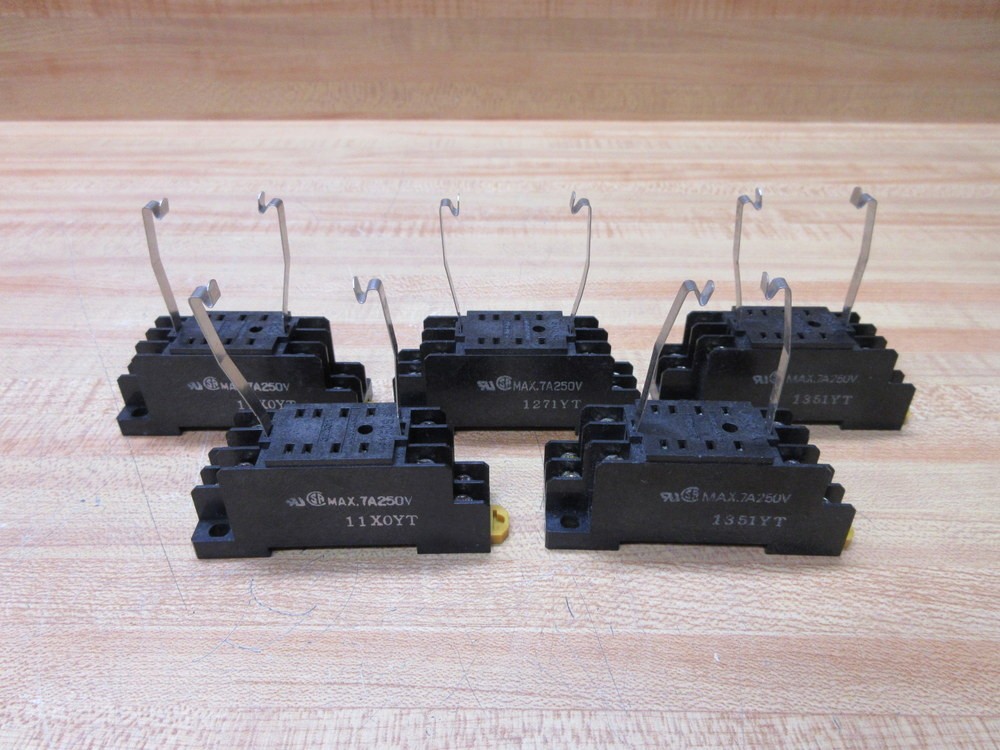 Omron PYF08A Relay Socket PYFO8A W/Brackets (Pack of 5)