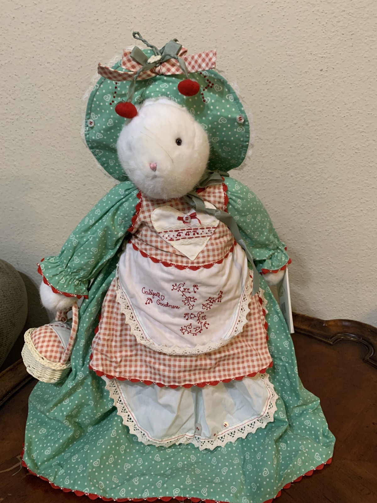 Bunnies By The Bay Gabigail Goodness 20" Bunny Hallmark 2002 Tag & Stand