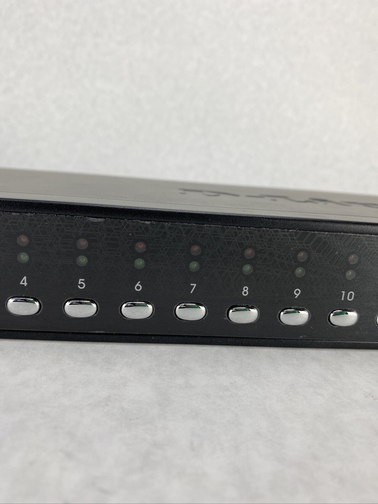 D-Link KVM-450 16 Port KVM Switch PS/2 Stackable NOS
