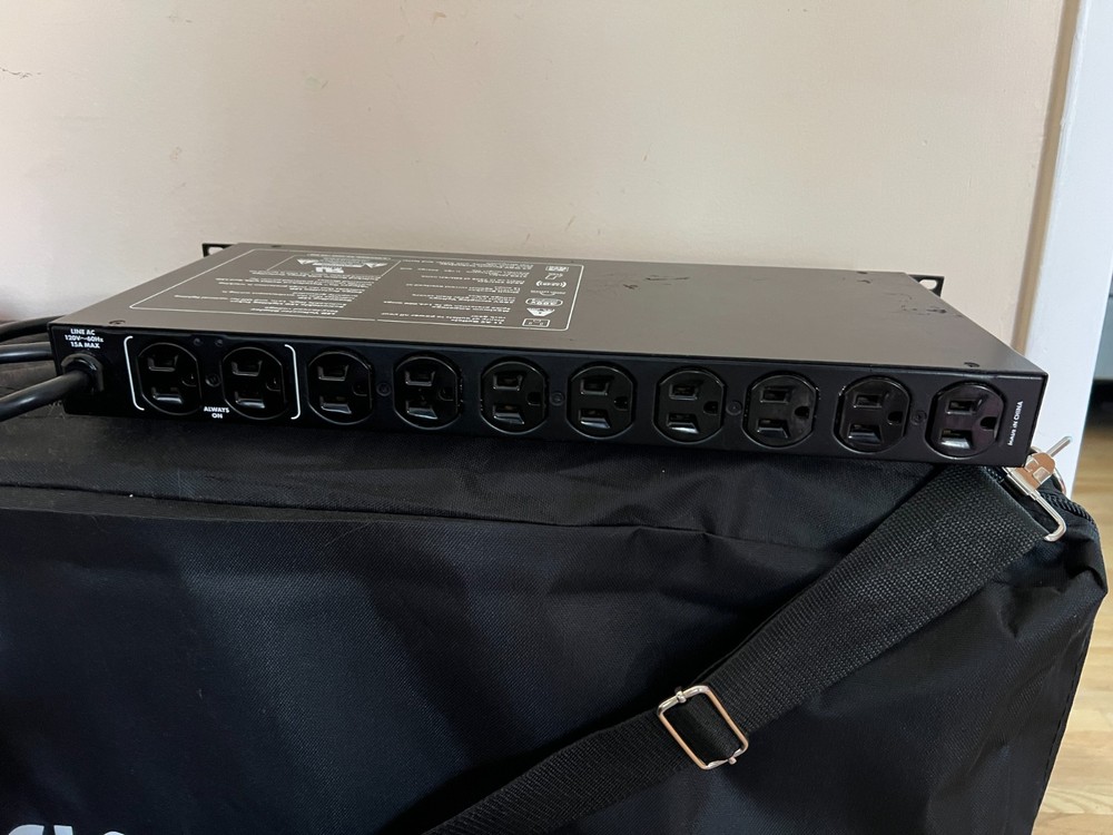 Livewire PC 1100 11-Outlet Power Conditioner & Distribution System