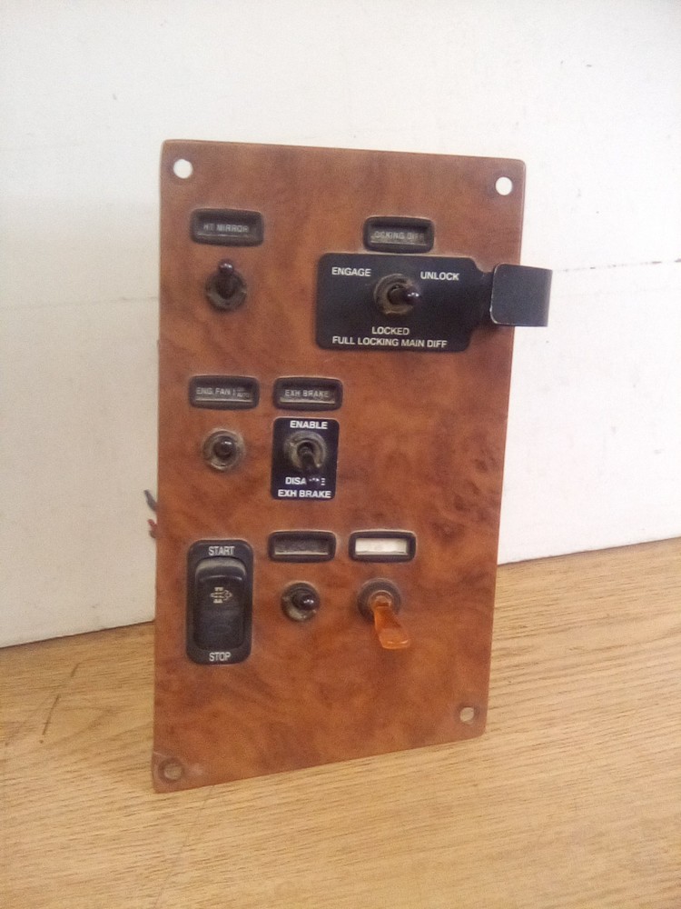 2009 Peterbilt 335 Switch Panel S64-6051-015