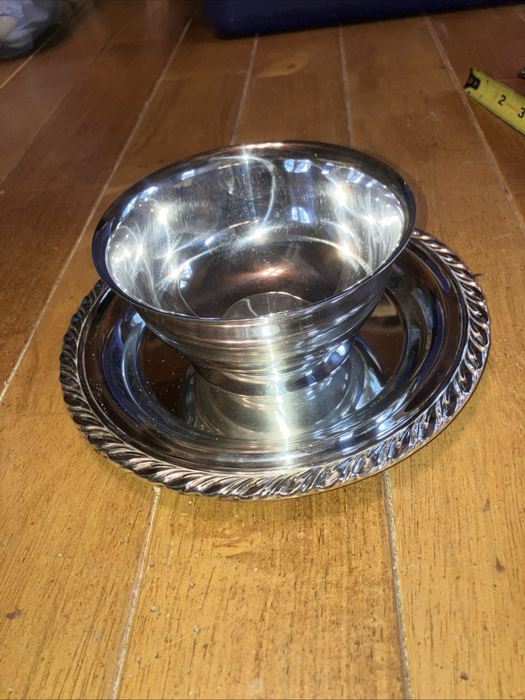Oneida Silverplate Bowl With Attached Underplate