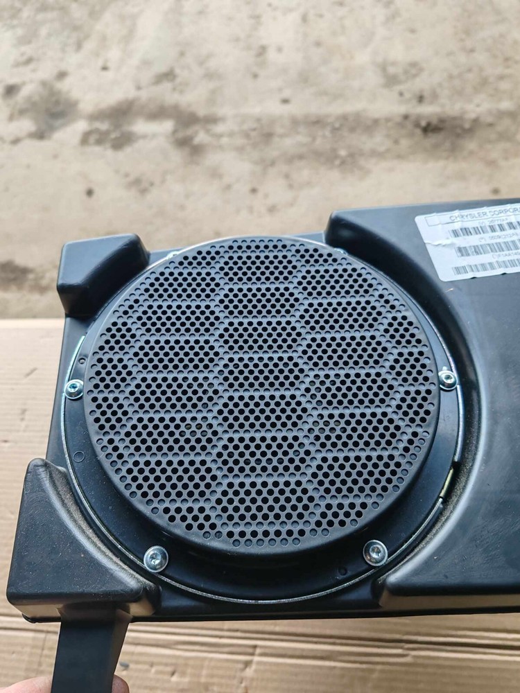 JEEP CHEROKEE SPEAKER SUBWOOFER UNIT 2014 - 2019 05091212AB