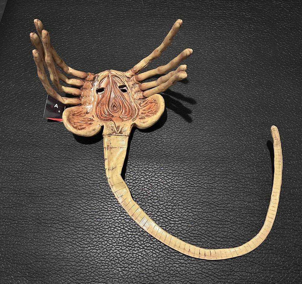 Exclusive Alien Romulus Facehugger Mask