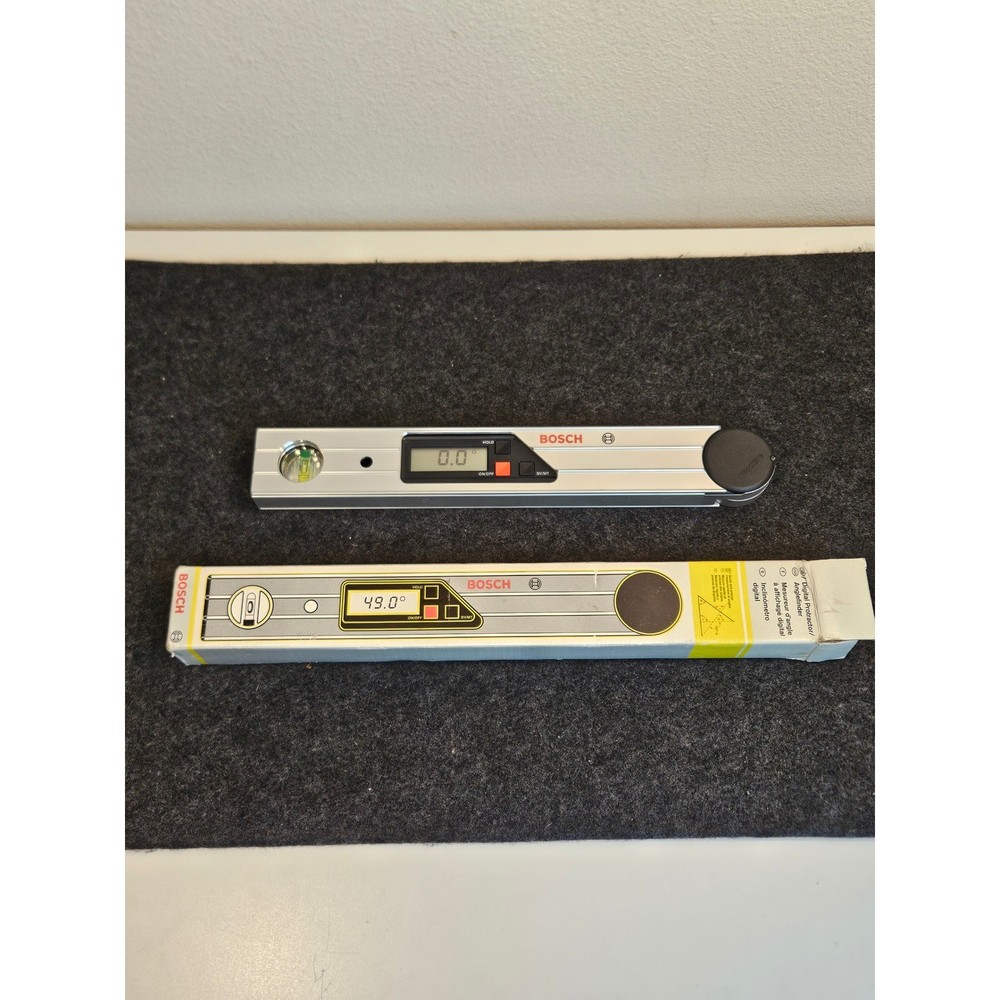 Bosch DWM 40L Digital Angle Finder Protractor Level with Case and LCD Display