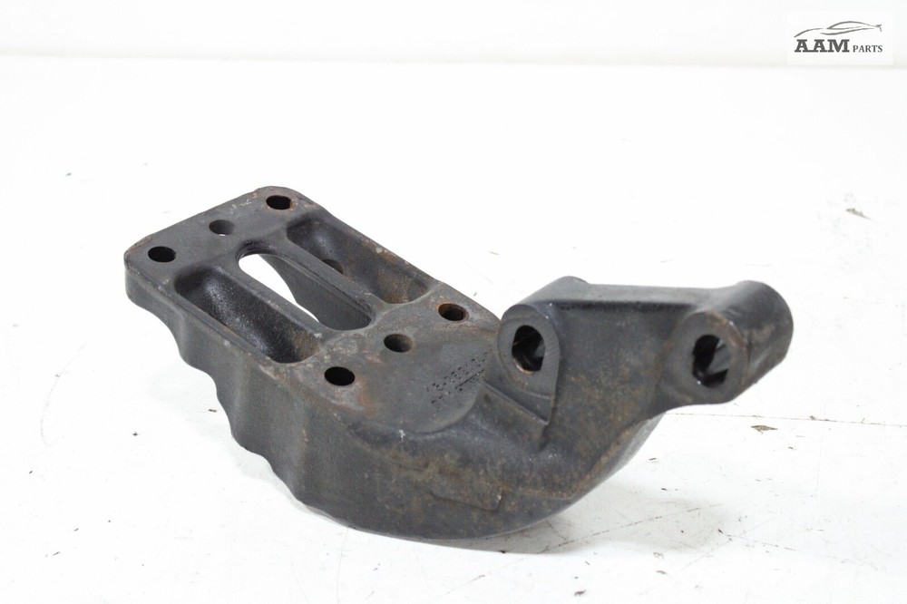 2018-2024 FREIGHTLINER CASCADIA FRONT LEFT SIDE CROSSMEMBER SUPPORT BRACKET OEM