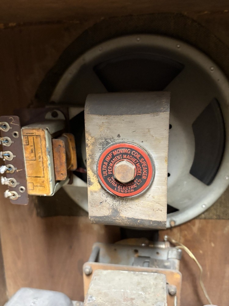 Ultra Blue Fox Vintage Radio