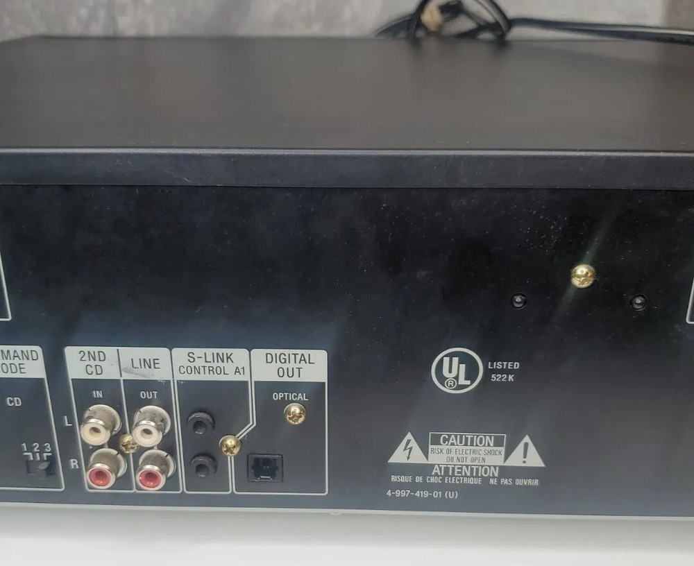 Sony CDP-CE525 5 Disc CD Player Powers On No Remote