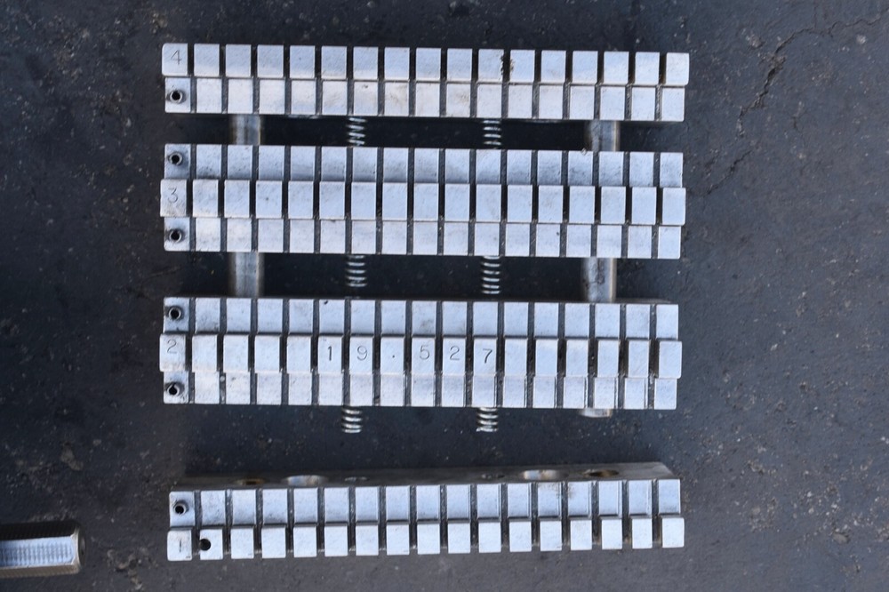 Kurt D80 Anglock Milling Machine Vise 8" wide