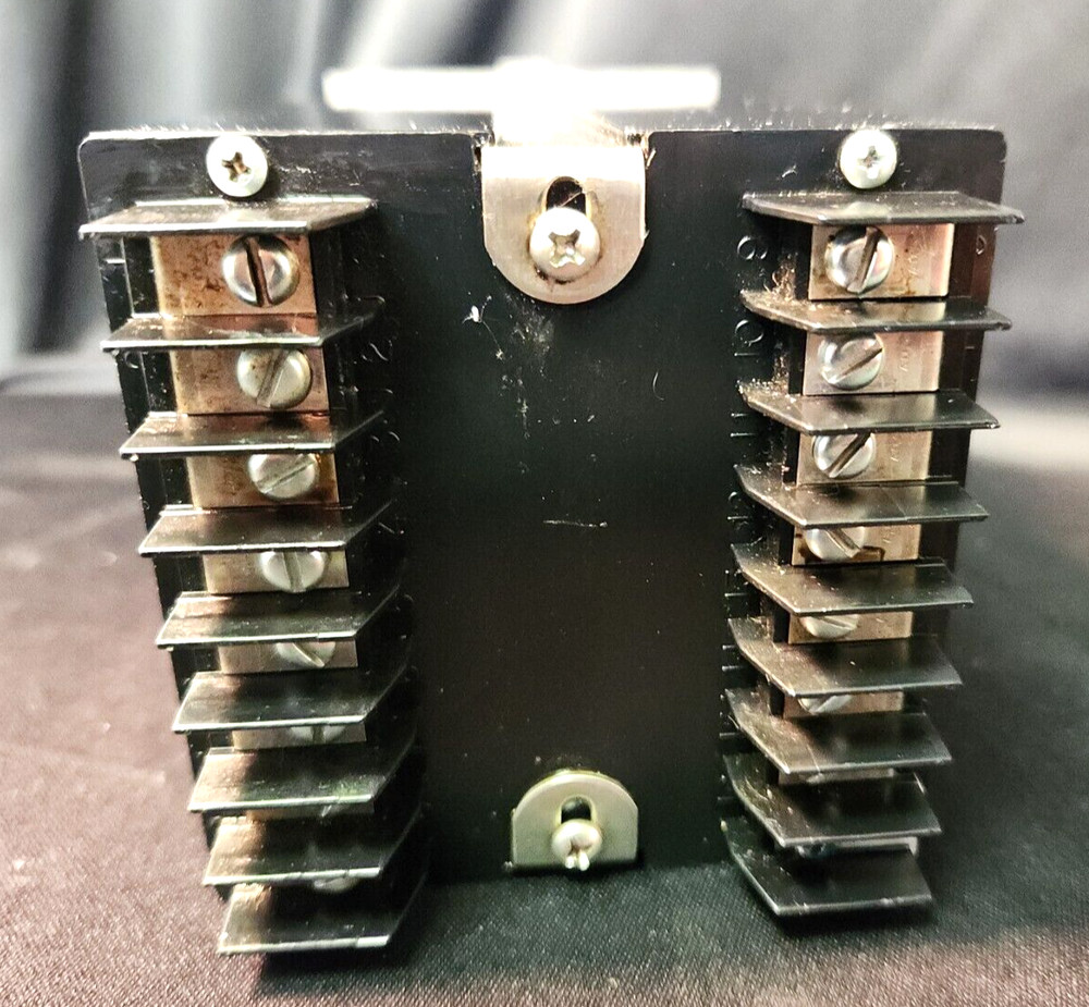 Chromalox 2002-22101 Temperature Controller