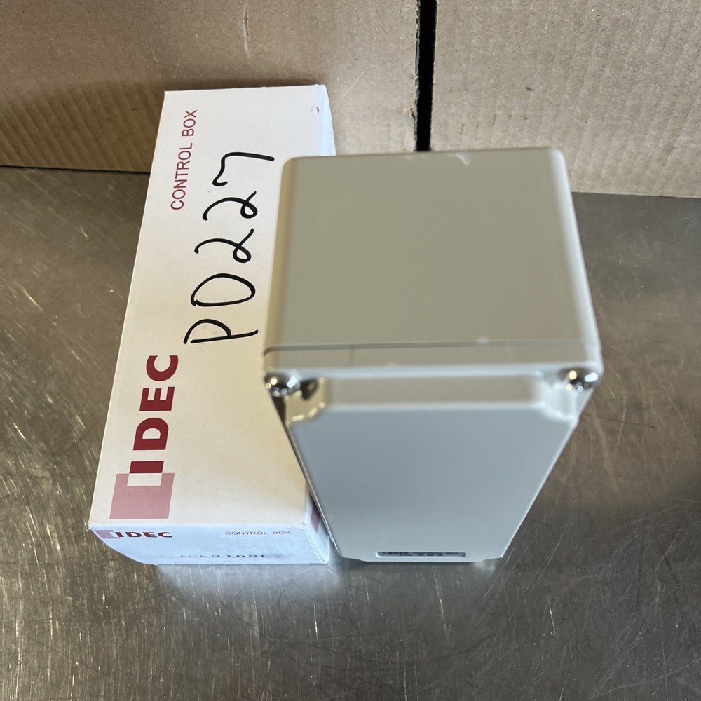 IDEC AGA310HLY Nos Surplus