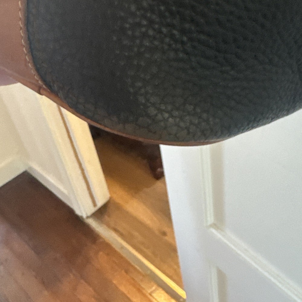 Dooney & Bourke Gorgeous Drawstring Shoulder Bag - Stylish and Authentic