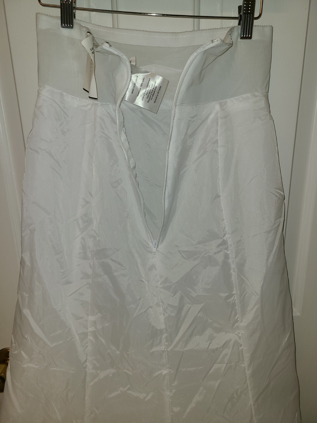 NWT Davids Bridal White Fit and Flare Slip Petticoat Size 8 Style 550 Zipper