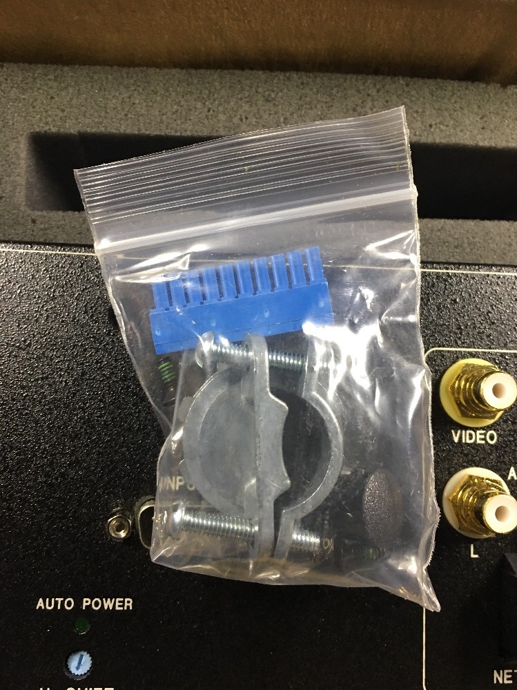 Extron RGB 402 Gray Mountable Interface